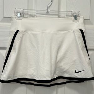 Nike black/white tennis skirt